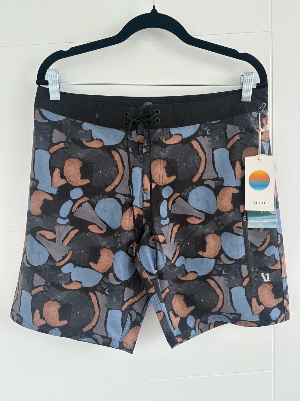 Vuori Men's Abstract Print Boardshorts - Black, Blue & Brown